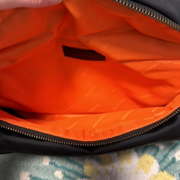 BALENCIAGA OVERSIZED NYLON BELT BAG - Picture 7 of 14